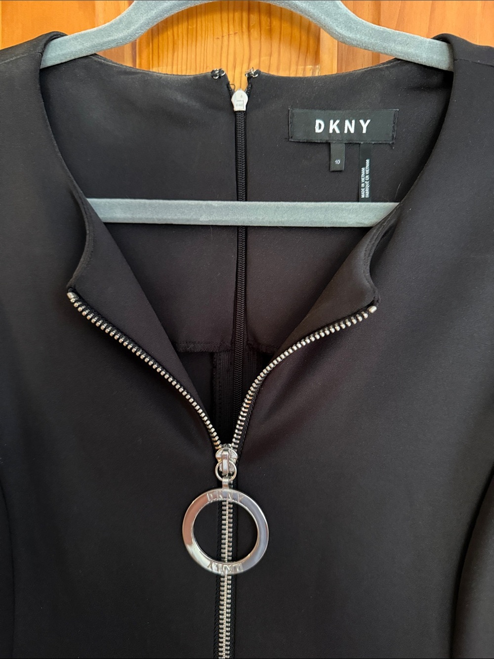 DONY Sleeveless Black and White Fit & Flare Dress with Zip Detail - Picture 3 of 3